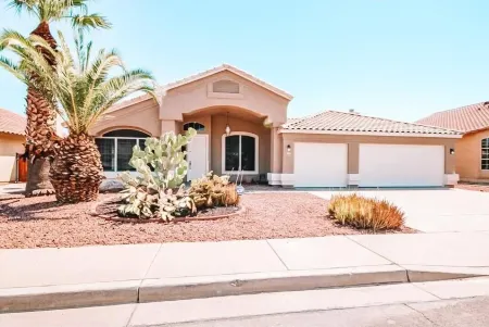 Avondale Pool Amazing Backyard Perfect for working crews and mid term stays Отели в г. Авондейл