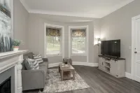 🏙⭐️Historic Modern Oasis | Central City Retreat 🌃 ❤️