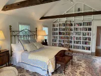 Beautiful Historic Home Hotels in Little Compton