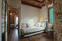 Unique oceanfront retreat with fantastic views of the wild natural space