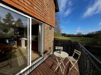 Hilltop walkers paradise with a view, sleeps 10