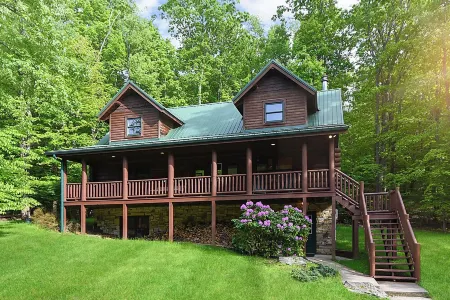 New Listing!  New 7 Person HotTub & GrillFirePit 2 Arcades 9 Minutes to Wisp!