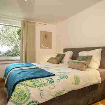 Apartment with a beautiful terrace and large garden Rooms