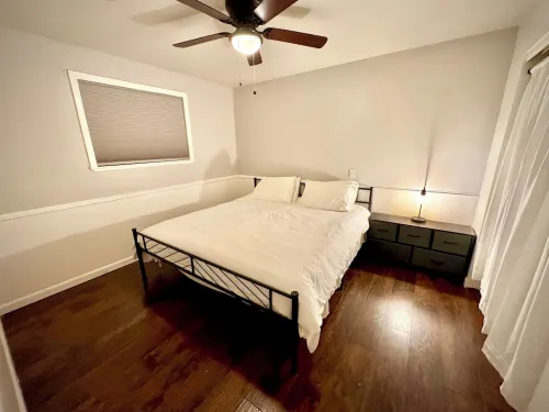 Cozy 2-bedroom apartment in Eastside Colorado Springs with WiFi, AC