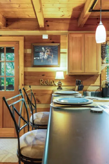 Creekside Cozy Cabin:Minutes to UTK, Dtwn Knox & M’ville ,Marina, & TYS airport