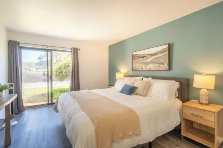 3 Bedrooms, Sleeps 7, Pool/Spa, Tennis/Pickleball, Red Rock Views, Restaurants