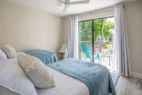 10 minutes drive from the beach! Close to popular attractions and the Speedway. Hotels in Port Orange