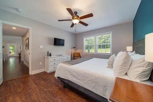 Serene 3BR Near Downtown, Fenced Yard, Pets OK