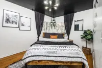 The Lookout: A Romantic Boho Getaway • A/C - Pet Friendly!
