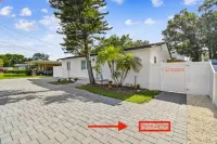 Adorable Tiny-House in the heart of Tampa! - Bungalows