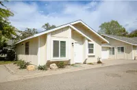Mountain Retreat 4 Miles to Park Entrance Walk to Dining - 3 tähden
