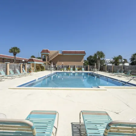 The Beach Pad~5 Min Walk to Beach~Pool-Boat Access