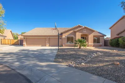 Renovated & Spacious 4Bed/3Bath Entertainers Home w/ HEATED Pool Hotels near Ross Dress for Less