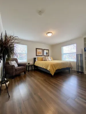 Darling house near outdoor adventures-newly remodeled Hotels near Beus Trailhead Park
