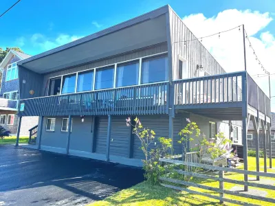 Charming Private Home - 1 block walk to the beach, 4 blocks from city center.