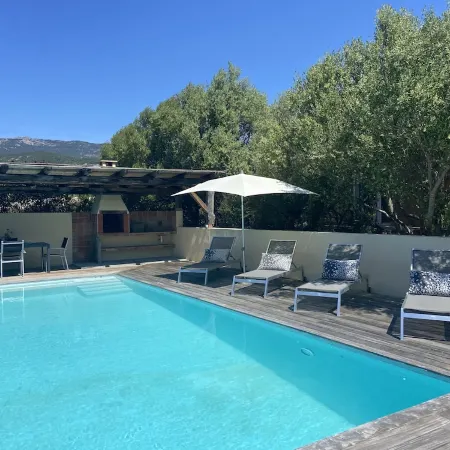 Villa Avec Piscine Privative Sécurisée au Coeur du Maquis Hotels in Figari