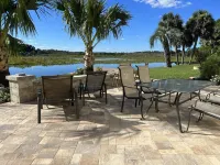 4 bedroom Retreat Sleeps 11 with Dock on Lake Weir near The Villages & Orlando