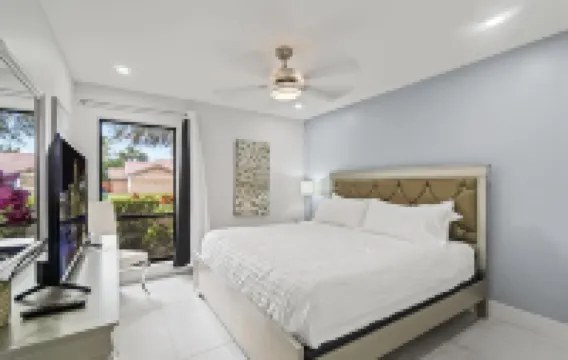 Stunning Villa with private pool on Tropical half acre of Paradise