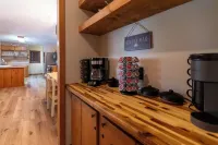 5 acre Paradise-Shawnee Wine Trail, Pool, Pond, Firepit, Pet Friendly - 홈스테이