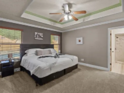 Keller Charm-Near Bear Creek Park & Stadiums,Pool Hotels in Keller