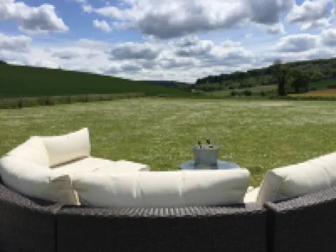 Barn conversion, 10 mins from Henley-on-Thames. Tennis court & indoor pool. Hotels in Henley-on-Thames
