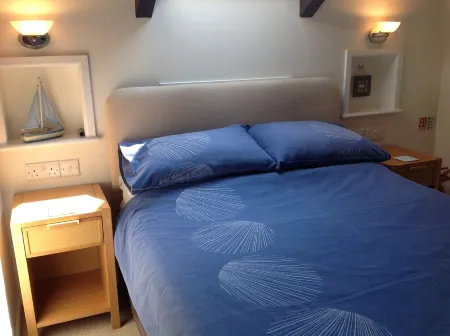 Beach Front Apartment With Stunning Views of Classic Surfing Beach