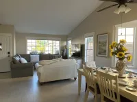 Arden Haus - Remodeled 3 bedroom house in Mesa w/pool and golf course views