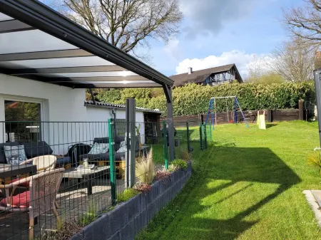 Moni's chicken farm Pure nature Outdoor pool for shared use Отели в г. Неттеталь