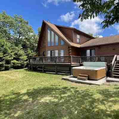 Sugarloaf Summit - Breathtaking views of the valley below. Ski, Knoebels & more Hotel Exterior
