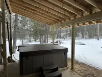 Cabin with Hot tub. Close to Higgins Lake