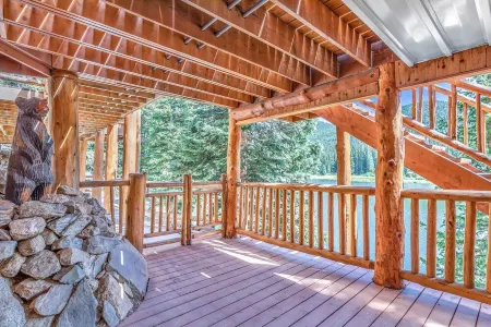 Lakefront  3Br Cabin • 1 Hr from Denver