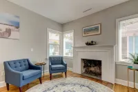 HOLIDAY SALE! Nice Downtown Dunedin Bungalow! Hotels in Dunedin