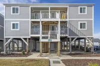 Luxury Beach Vacationing Awaits You!!