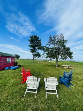 Charming Waterfront Farmhouse 10 Minutes from Blackwater NWR - Pet Friendly