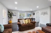 Charming Bedroom 2.5  Bath Entire Home in Marietta, Georgia
