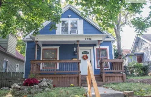 Newly Remodeled Kcmo Bungalow, Near Plaza & Westport in Kansas City