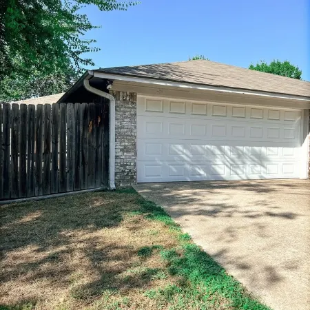 Cozy 2 bedroom 2 bath duplex near UT Tyler!