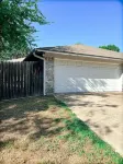 Cozy 2 bedroom 2 bath duplex near UT Tyler! Hôtels à proximité de : University Center