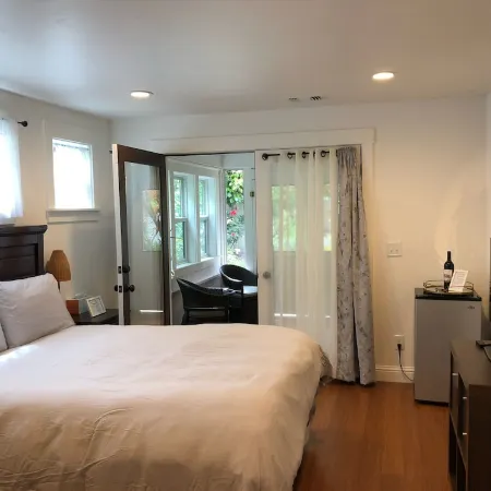 Wine Country Harvest Hideaway - Centrally located in Sonoma Valley
