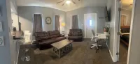 Charming 2-bdrm house w WiFi, game room, hot tub, & outdoor fire pit in Bay City