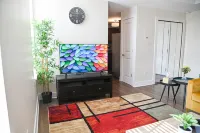 Spacious 2 BR Apartment 10 Minutes From Downtown in The Heart of Midtown