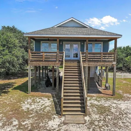 Vacation Cottage – Enjoy 4WD Beach, Hottub, Wild Horses & Canalfront Views