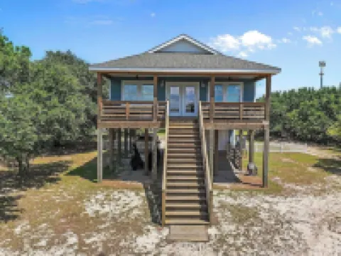 Vacation Cottage – Enjoy 4WD Beach, Hottub, Wild Horses & Canalfront Views