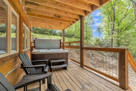 New Sugarloaf Pool Cabin Hot Tub/Game Room/Min. from Smokys & Arts Center Отели в г. Севи