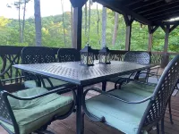 Peaceful Mountain Escape with Hot Tub, Fire Pit, Year-Round Views, Stream Sounds