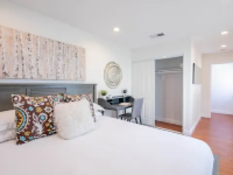 ALHAMBRA 4 Bed home near DTLA w/Parking アルハンブラのホテル