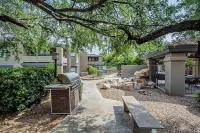 Golf, hike, walk, bike or just relax at this beautiful Ventana Canyon Condo Hotels near Speedway