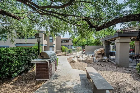 Golf, hike, walk, bike or just relax at this beautiful Ventana Canyon Condo