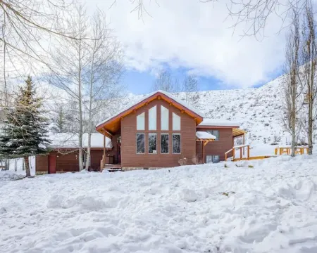 Enjoy the Best of Wyoming Hotels in Hoback