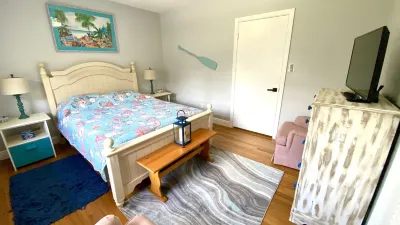 Coastal Retreat, Minutes to Beach, Golf, Downtown